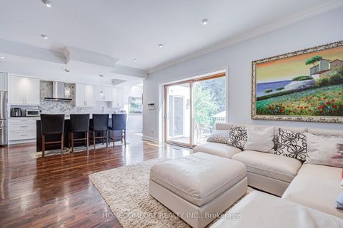 Photo 11 at 319 Rumsey Road, Leaside, Toronto