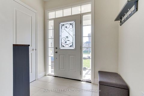 Photo 4 at 90 Kingknoll Crescent, Keswick South, Georgina