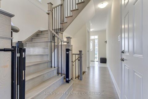 Photo 5 at 90 Kingknoll Crescent, Keswick South, Georgina