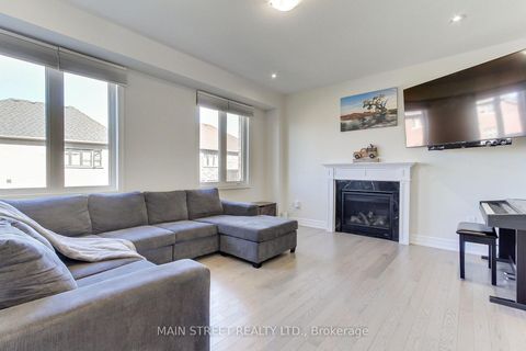 Photo 8 at 90 Kingknoll Crescent, Keswick South, Georgina