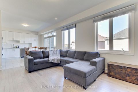 Photo 11 at 90 Kingknoll Crescent, Keswick South, Georgina