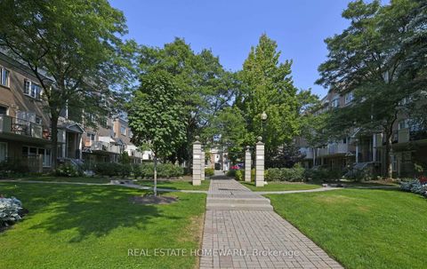 Photo 3 at 916 - 88 Grandview Way, Willowdale East, Toronto