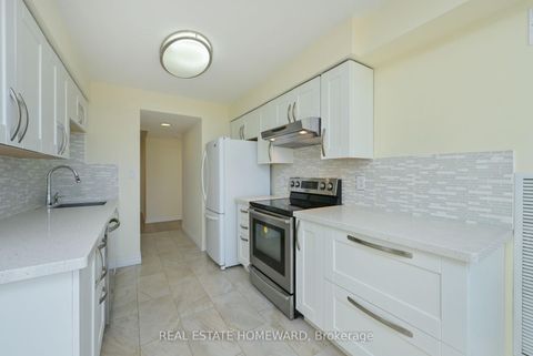 Photo 8 at 916 - 88 Grandview Way, Willowdale East, Toronto