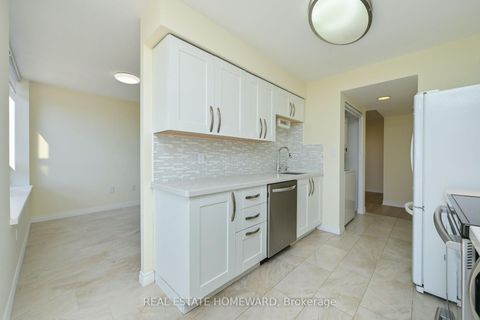 Photo 10 at 916 - 88 Grandview Way, Willowdale East, Toronto
