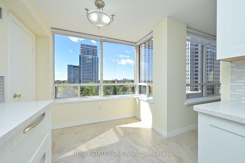 Photo 11 at 916 - 88 Grandview Way, Willowdale East, Toronto