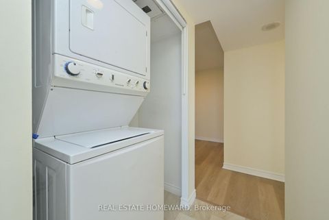 Photo 20 at 916 - 88 Grandview Way, Willowdale East, Toronto