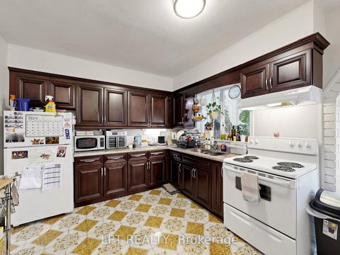 Photo 6 at 303 Oakwood Avenue, Oakwood Village, Toronto
