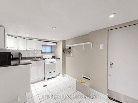 Photo 26 at 303 Oakwood Avenue, Oakwood Village, Toronto
