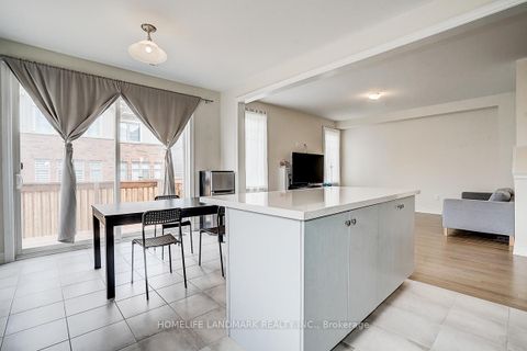 Photo 18 at 57 Faimira Avenue, Keswick South, Georgina
