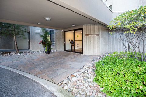 Photo 2 at PH08 - 296 Mill Road, Markland Wood, Toronto