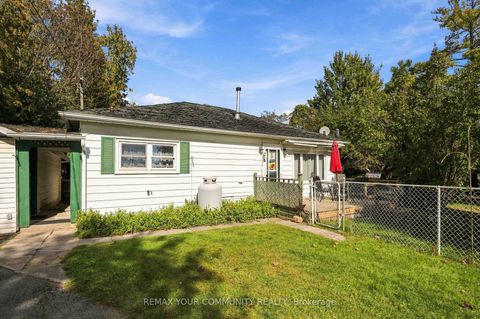 Photo 2 at 85 Catering Road, Sutton & Jackson's Point, Georgina