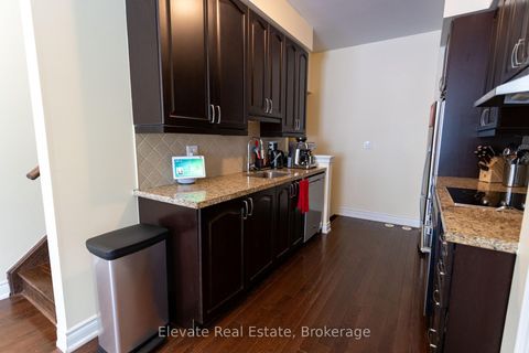 Photo 9 at 1 - 1 Hargrave Lane, York Mills, Toronto