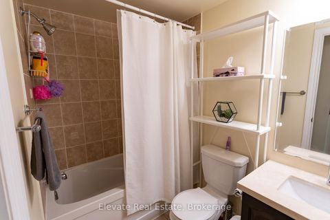 Photo 12 at 1 - 1 Hargrave Lane, York Mills, Toronto