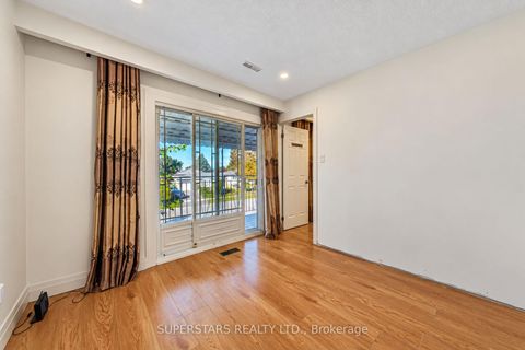 Photo 15 at 63 La Peer Boulevard, L'Amoreaux, Toronto