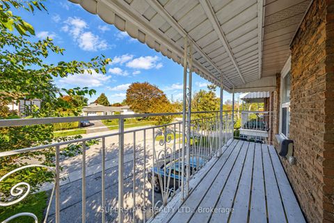 Photo 16 at 63 La Peer Boulevard, L'Amoreaux, Toronto