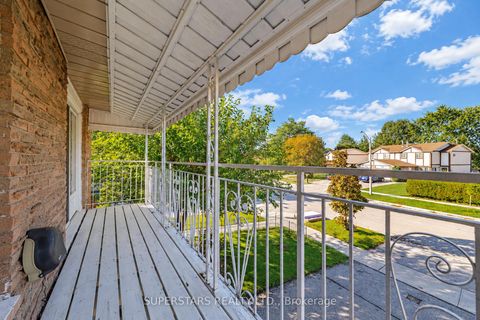 Photo 17 at 63 La Peer Boulevard, L'Amoreaux, Toronto