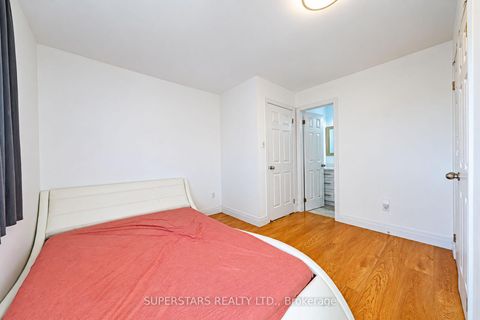 Photo 20 at 63 La Peer Boulevard, L'Amoreaux, Toronto