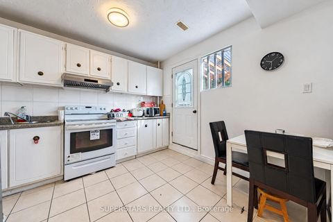 Photo 26 at 63 La Peer Boulevard, L'Amoreaux, Toronto