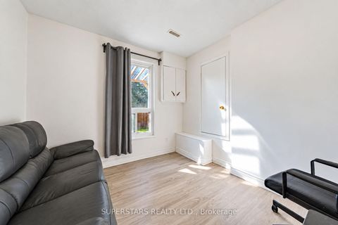 Photo 28 at 63 La Peer Boulevard, L'Amoreaux, Toronto