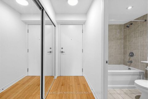 Photo 13 at 1436 - 250 Wellington Street W, Waterfront Communities C1, Toronto