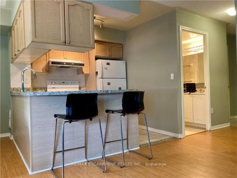Photo 3 at 2304 - 909 Bay Street, Bay Street Corridor, Toronto