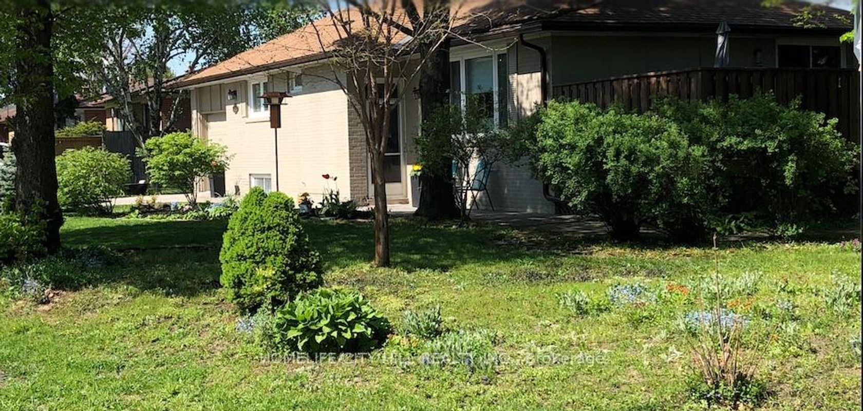 23 Bentley Drive, Queensway, Toronto 