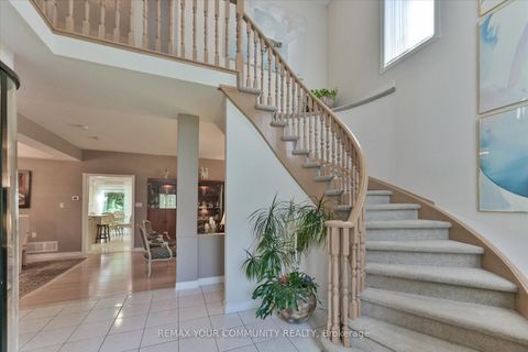 Photo 2 at 153 Estate Garden Drive, Oak Ridges, Richmond Hill