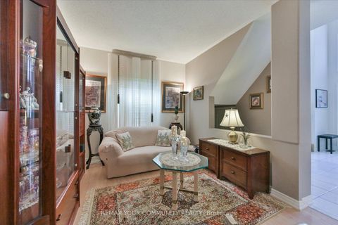 Photo 5 at 153 Estate Garden Drive, Oak Ridges, Richmond Hill