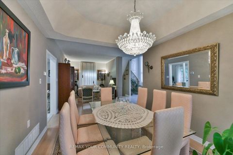 Photo 7 at 153 Estate Garden Drive, Oak Ridges, Richmond Hill