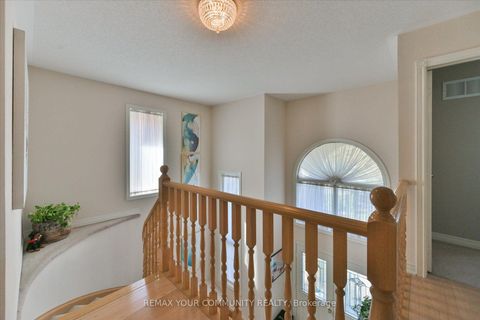 Photo 19 at 153 Estate Garden Drive, Oak Ridges, Richmond Hill