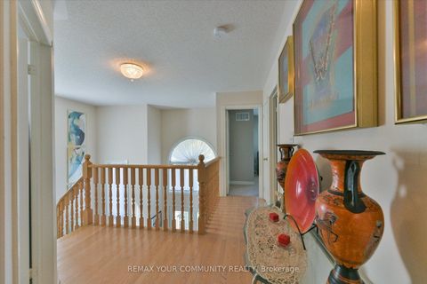 Photo 20 at 153 Estate Garden Drive, Oak Ridges, Richmond Hill