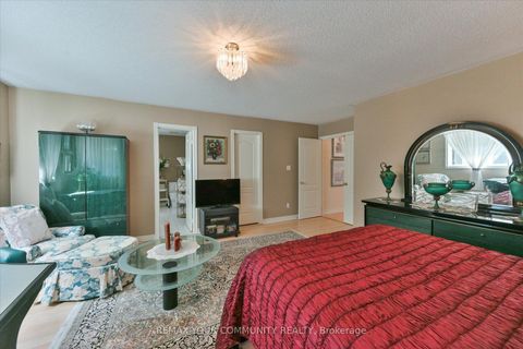 Photo 22 at 153 Estate Garden Drive, Oak Ridges, Richmond Hill