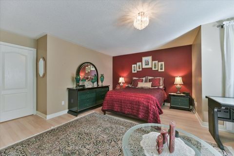 Photo 23 at 153 Estate Garden Drive, Oak Ridges, Richmond Hill