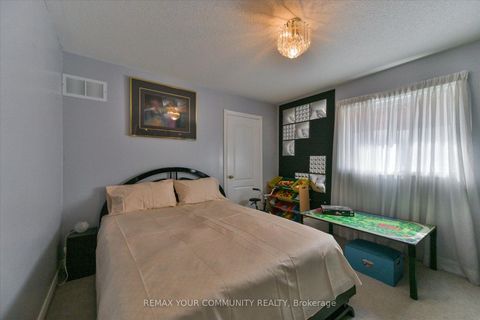 Photo 27 at 153 Estate Garden Drive, Oak Ridges, Richmond Hill