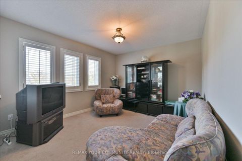 Photo 28 at 153 Estate Garden Drive, Oak Ridges, Richmond Hill