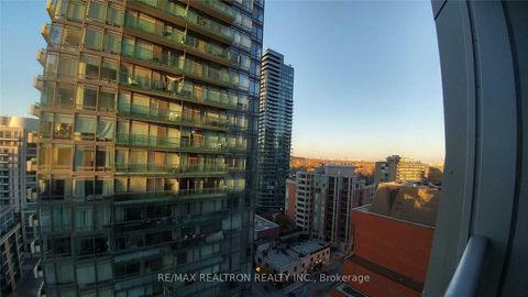 Photo 6 at 1207 - 1 Yorkville Avenue, Annex, Toronto