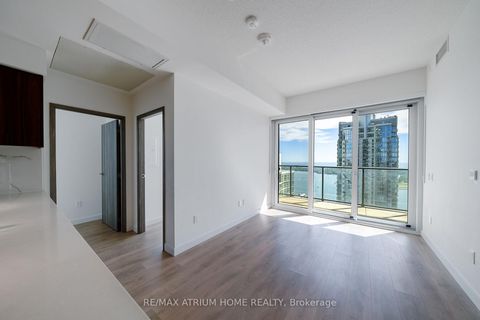 Photo 6 at 4510 - 3 Concord Cityplace Way, Waterfront Communities C1, Toronto