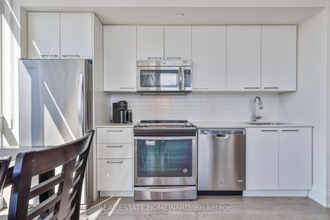 Photo 14 at 3102 - 30 Roehampton Avenue, Mount Pleasant West, Toronto