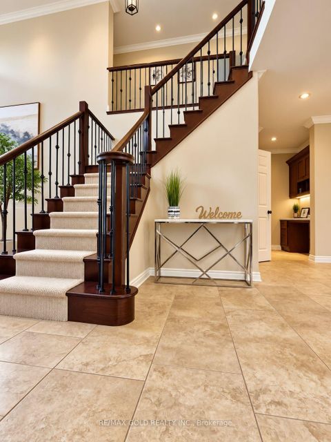 Photo 6 at 3 Prince William Way, Shore, Barrie