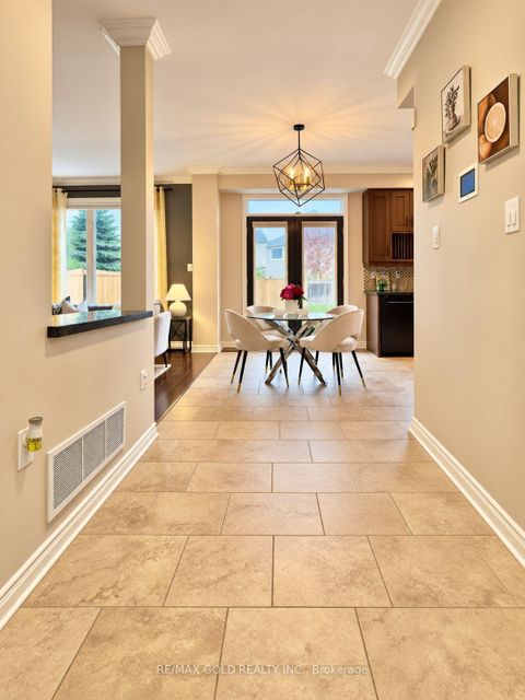 Photo 7 at 3 Prince William Way, Shore, Barrie
