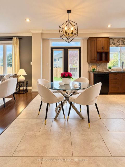 Photo 10 at 3 Prince William Way, Shore, Barrie