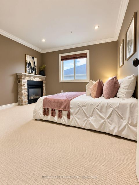 Photo 16 at 3 Prince William Way, Shore, Barrie