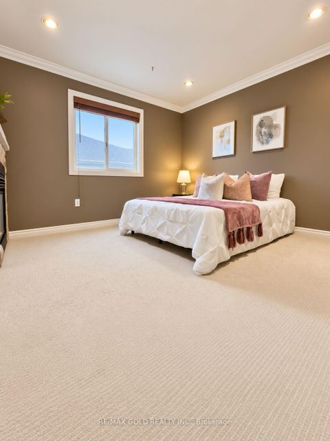 Photo 17 at 3 Prince William Way, Shore, Barrie