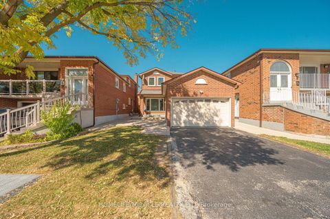 Photo 2 at 8 Loire Court, Clairville, Toronto