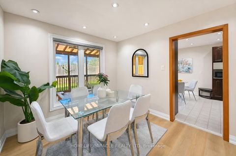 Photo 11 at 8 Loire Court, Clairville, Toronto