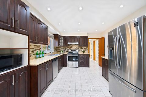 Photo 14 at 8 Loire Court, Clairville, Toronto