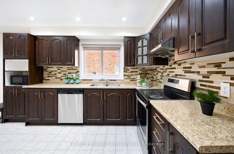 Photo 17 at 8 Loire Court, Clairville, Toronto