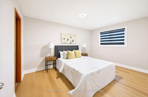 Photo 22 at 8 Loire Court, Clairville, Toronto