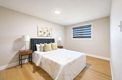Photo 23 at 8 Loire Court, Clairville, Toronto