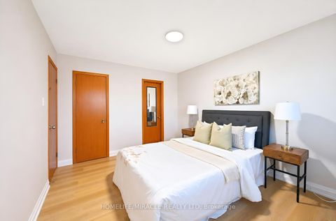 Photo 24 at 8 Loire Court, Clairville, Toronto